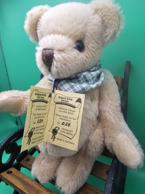 Grisly Teddy . 24 cm 