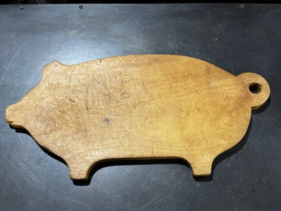 Tabla de cortar cerdo de madera antigua vintage decoración de casa de campo pintura amarilla Foto 2 de 4