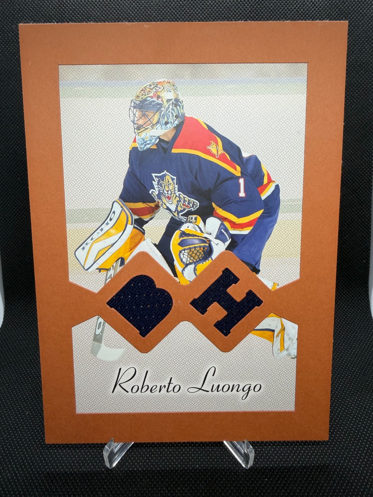 2003-04 Beehive Jumbo Jerseys BH-19 Roberto Luongo Jersey Card