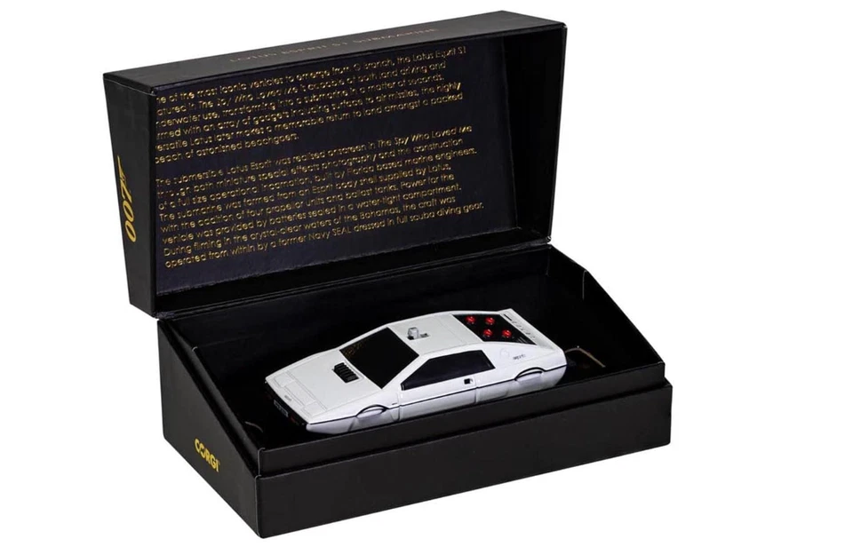 Corgi 1:36 James Bond Lotus Esprit Submarine The Spy Who Loved Me - CC04514. NEW - Image 2 of 4