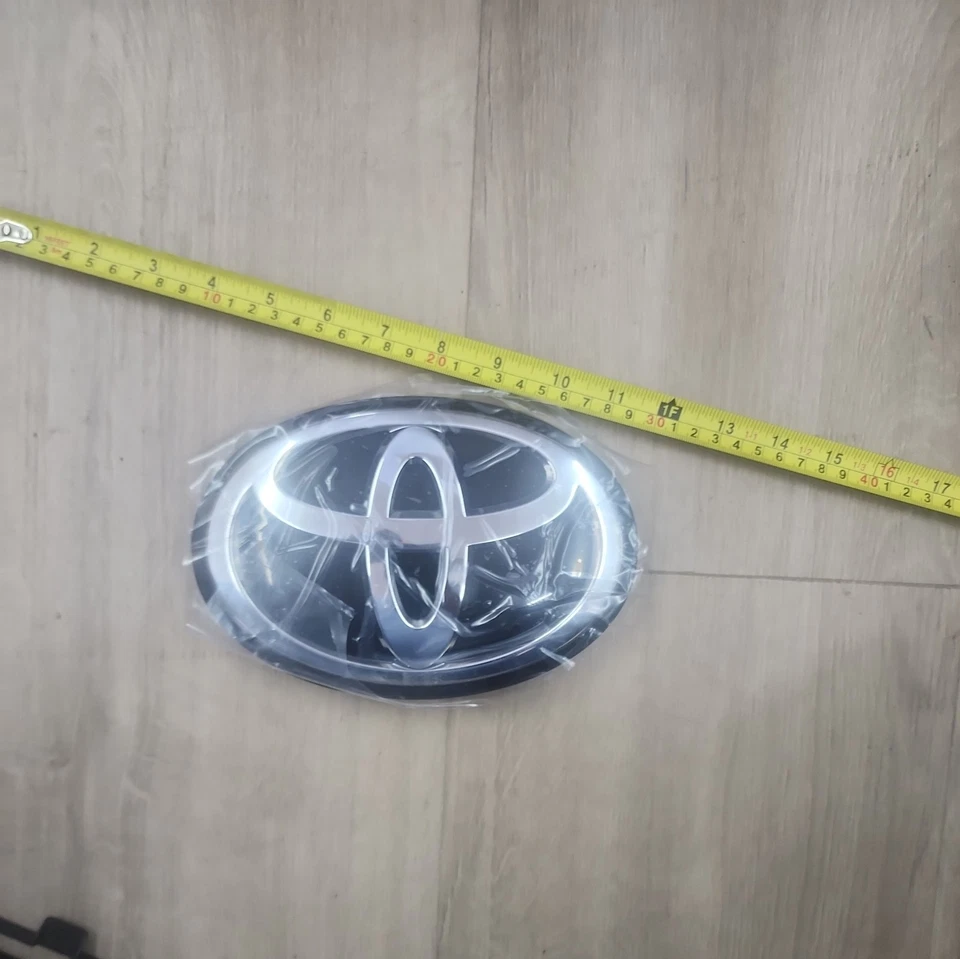 2017 2018 2019 Toyota Front Grill Emblem Logo Tacoma Tundra - Image 2 of 4