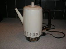 Vintage West Bend Automatic 9 cup Percolator Coffee Maker Brown/ Beige