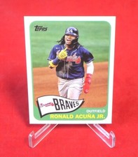 Ronald Acuna JR. Outfield Topps Baseball Card 2021#T65-6
