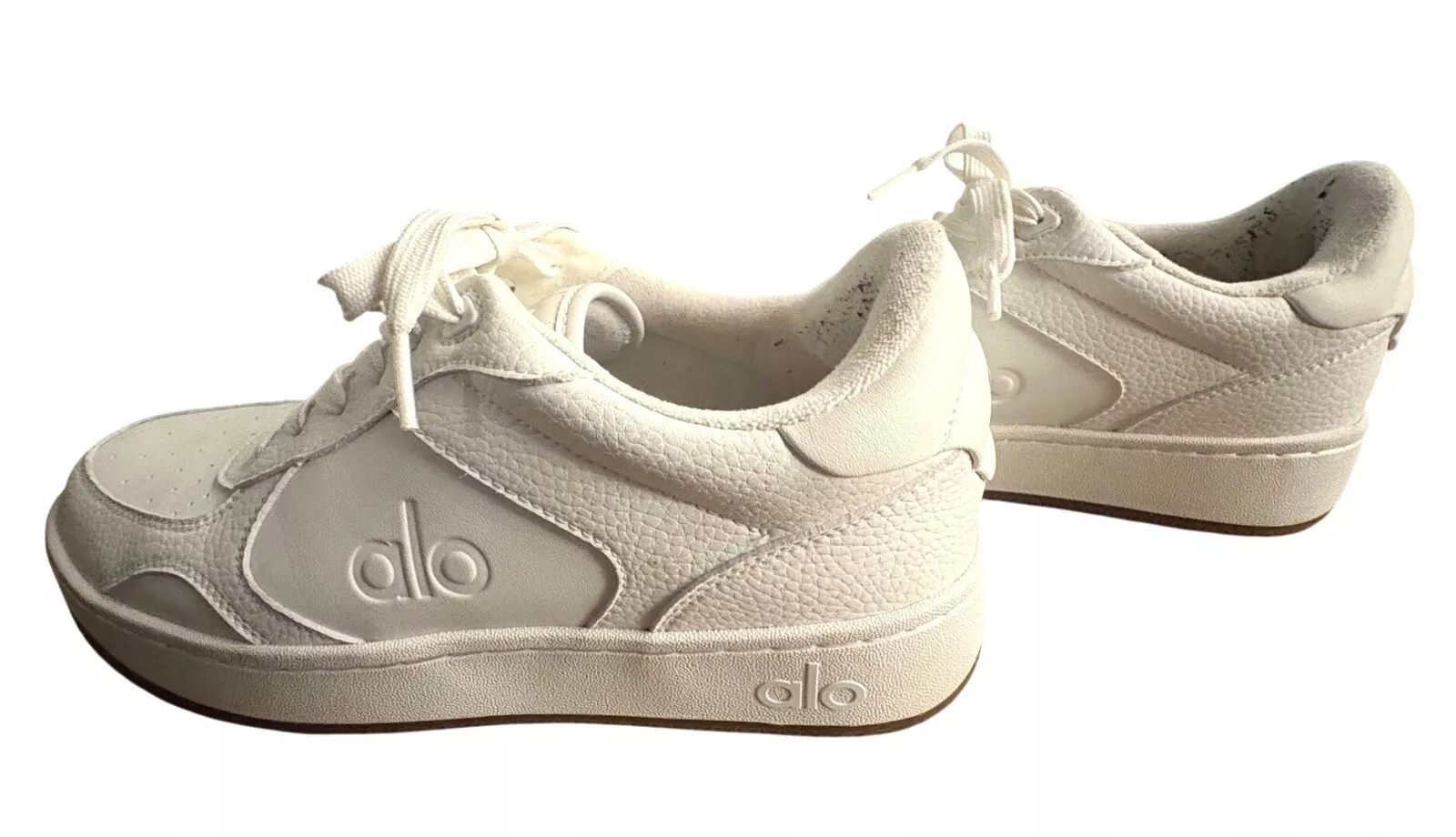 alo-yoga recovery mode natural gum shoes