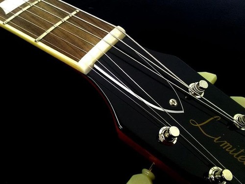 Edwards E-LP-STD/P P90 Gold Top Les Paul type Electric Guitar 3.8kg - Picture 5 of 7