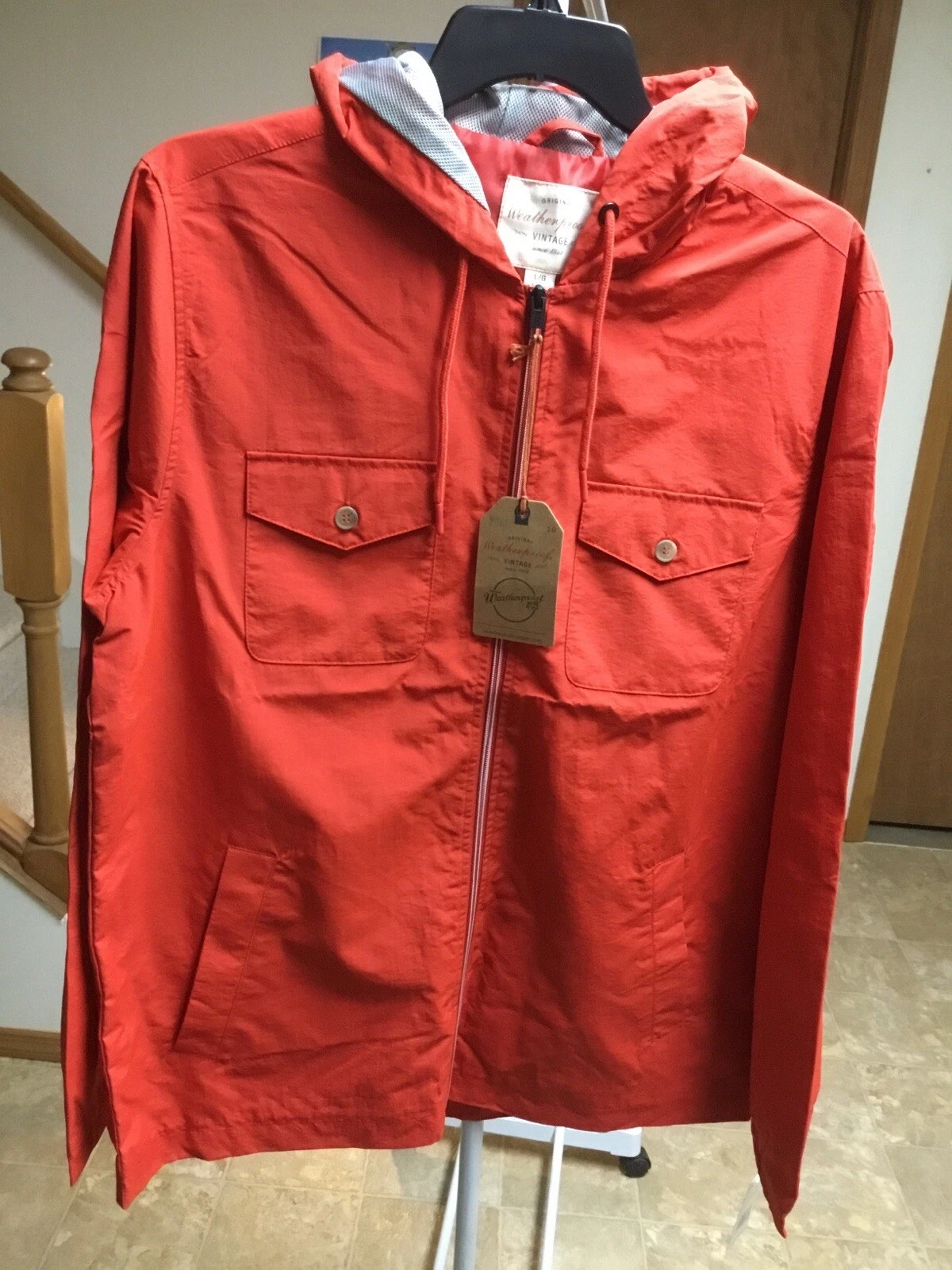 mens “weatherproof vintage” Zip Front Hooded Nylon Jackets, Size L, Aurora Red.
Opens in a new windo