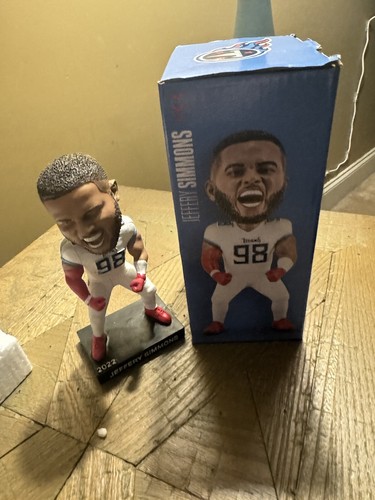 NFL Jefferey Simmons Tn Titans bobblehead BNIB - Picture 6 of 6