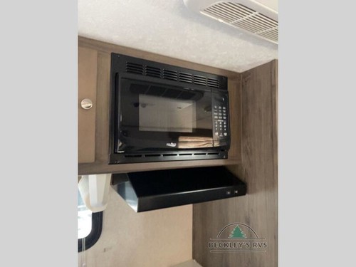 2019 Coachmen Clipper Ultra-Lite 17BHS Used - Picture 8 of 24