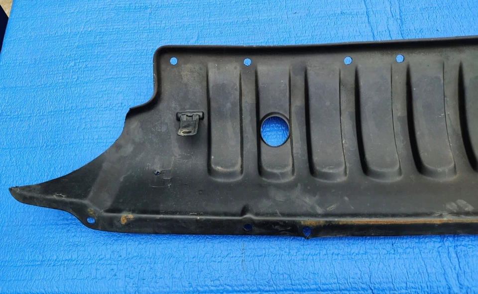 PARAGOLPES DELANTERO JEEP WRANGLER JK OEM CIERRE INFERIOR PANEL PROTECTOR ESCUDO 13-18 Foto 2 de 4