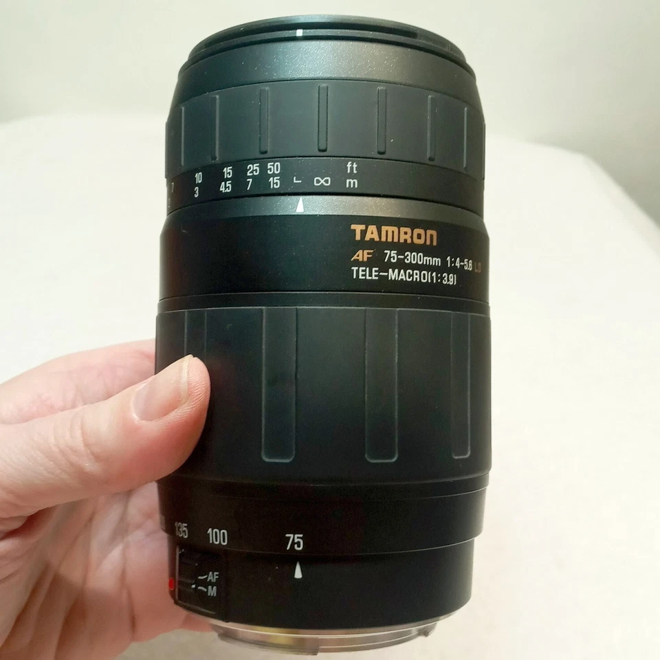 Tamron 6720 for Canon EOS Auto Focus 75-300mm Telemacro Lens w Lens Cvrs & Hood - Image 3 of 4