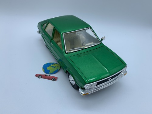 Gama VW Passat TS, modello scala (1:24 - 1:25), vintage (2082) - Foto 2 di 6