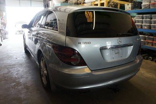 06-2011 mercedes w251 r350 r320 r500 front center cup holder trim molding bezel - Picture 10 of 12