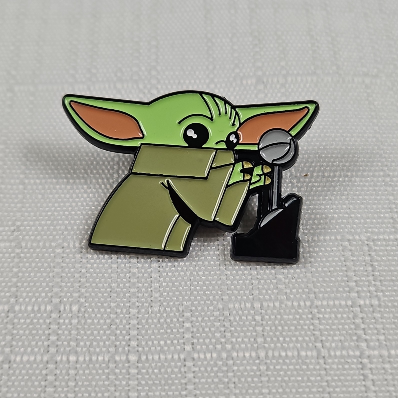 Amazon Star Wars Mandalorian Child Yoda With Gear Stick Disney Pin LE (A3)