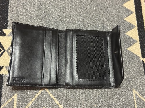 TUMI Black Leather Bifold Wallet Men’s Slim ID Window Billfold T29 - Picture 5 of 9