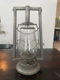 Dietz VICTOR Lantern FLAT FOUNT Manufactured from 1910 to 1915