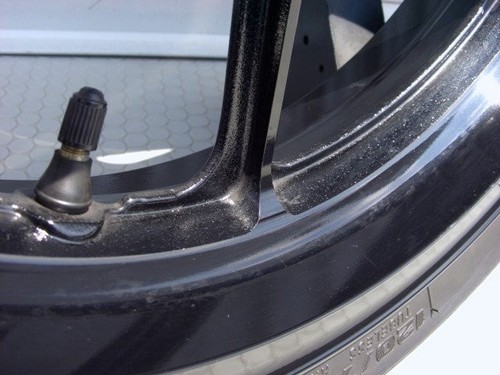 Genuine Suzuki Hayabusa GSX1300R EJ11A Front Wheel Black 17 x 3.50 - Picture 4 of 12