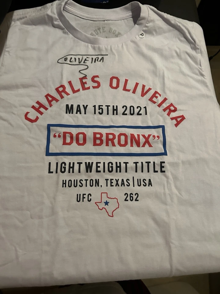 Camisa firmada por Charles Oliveira Title Fight Houston 2021 edición limitada Chute Boxe Foto 4 de 4