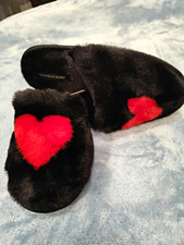 Victoria's Secret Women's Black Faux Fur Heart Slip-On Slippers S/P Open Toe