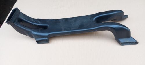 Audi A2 Air Conditioning Heating Ventilation Air Duct 8Z0819801 - Picture 3 of 5