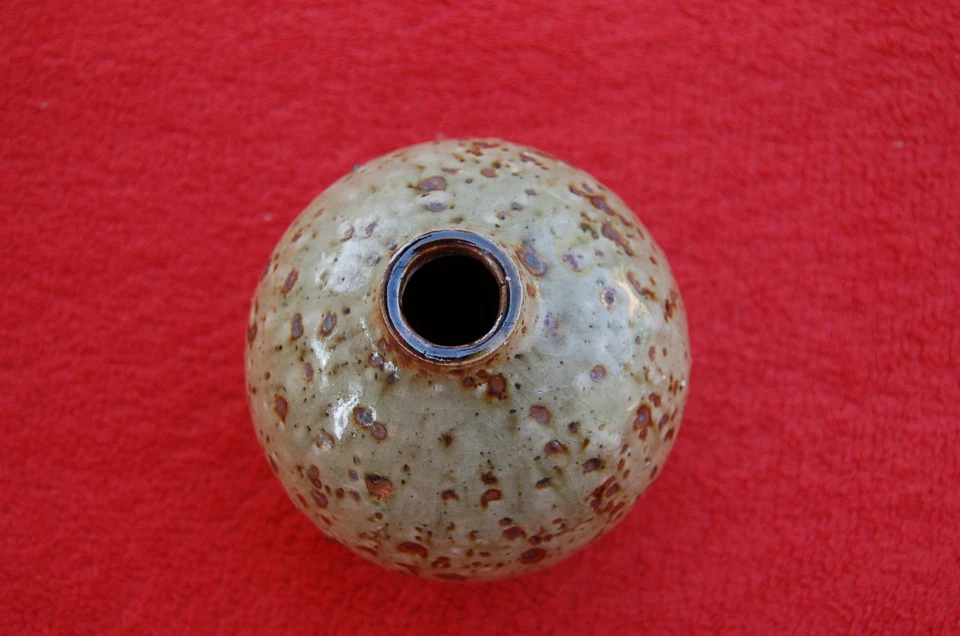 ANCIENNE POTERIE  POT EN GRES TERRE CUITE   SIGNE " voir photos" - Photo 2/3