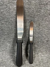 Mercer Culinary Offset Spatulas M18820 Black 8”  M18830 Black 5” Icing Pastry