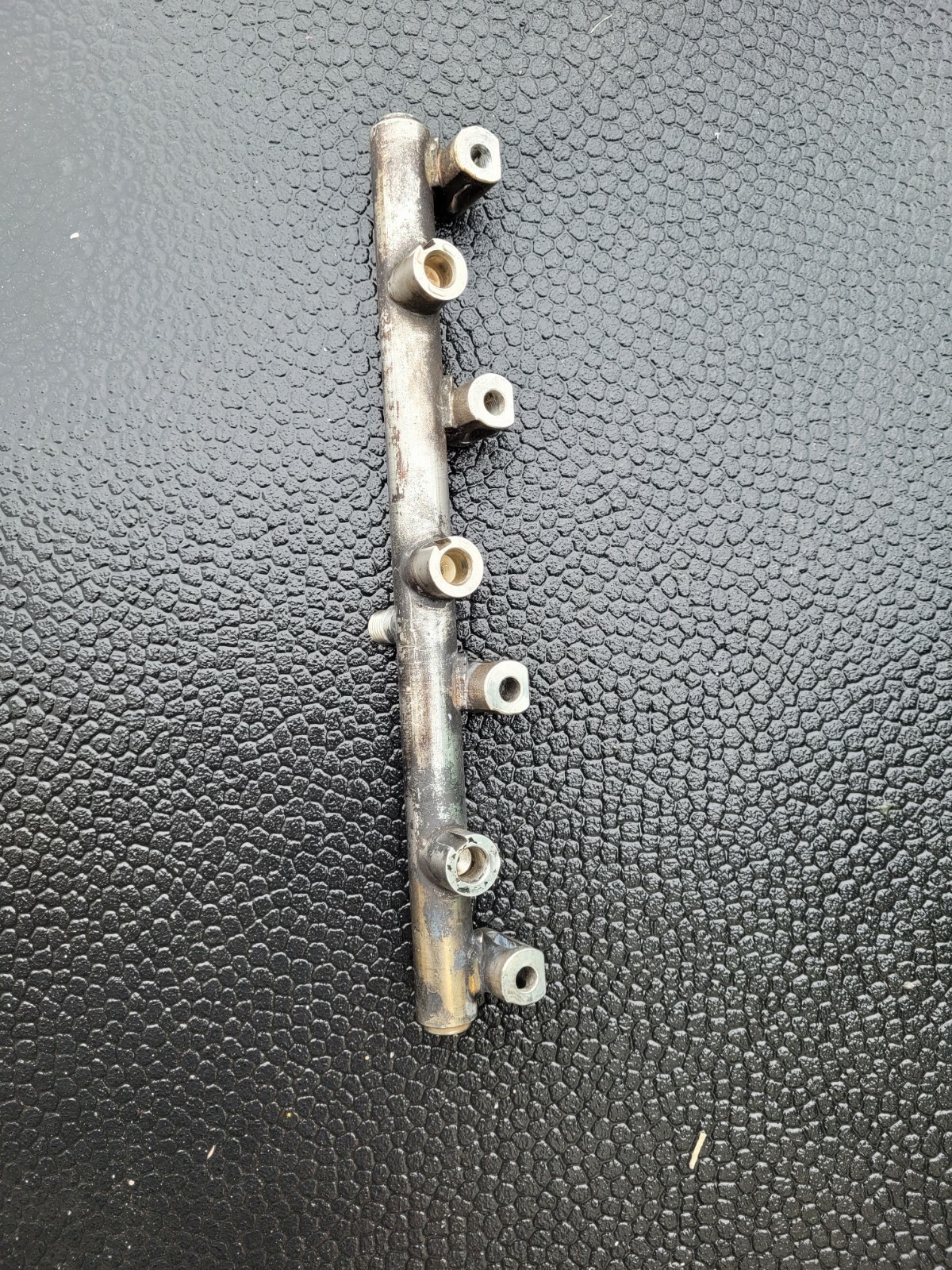 2014 Maserati Ghibli S Q4 Left Fuel Injection Injector Rail OEM