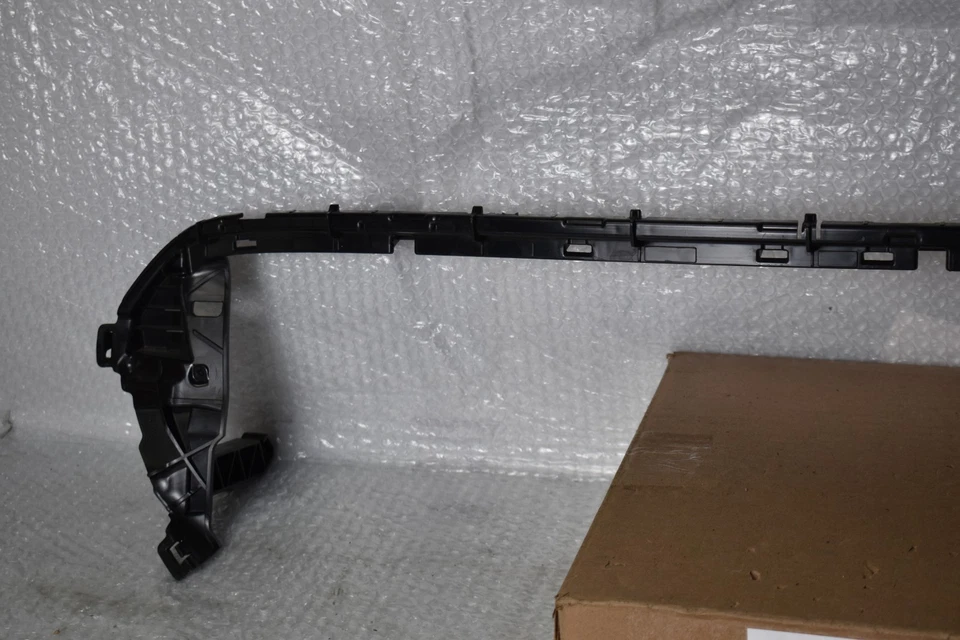 RADIADOR DELANTERO MERCEDES BENZ GLC300 4MATIC 2016-2026 OEM A254 888 29 00 Foto 2 de 4