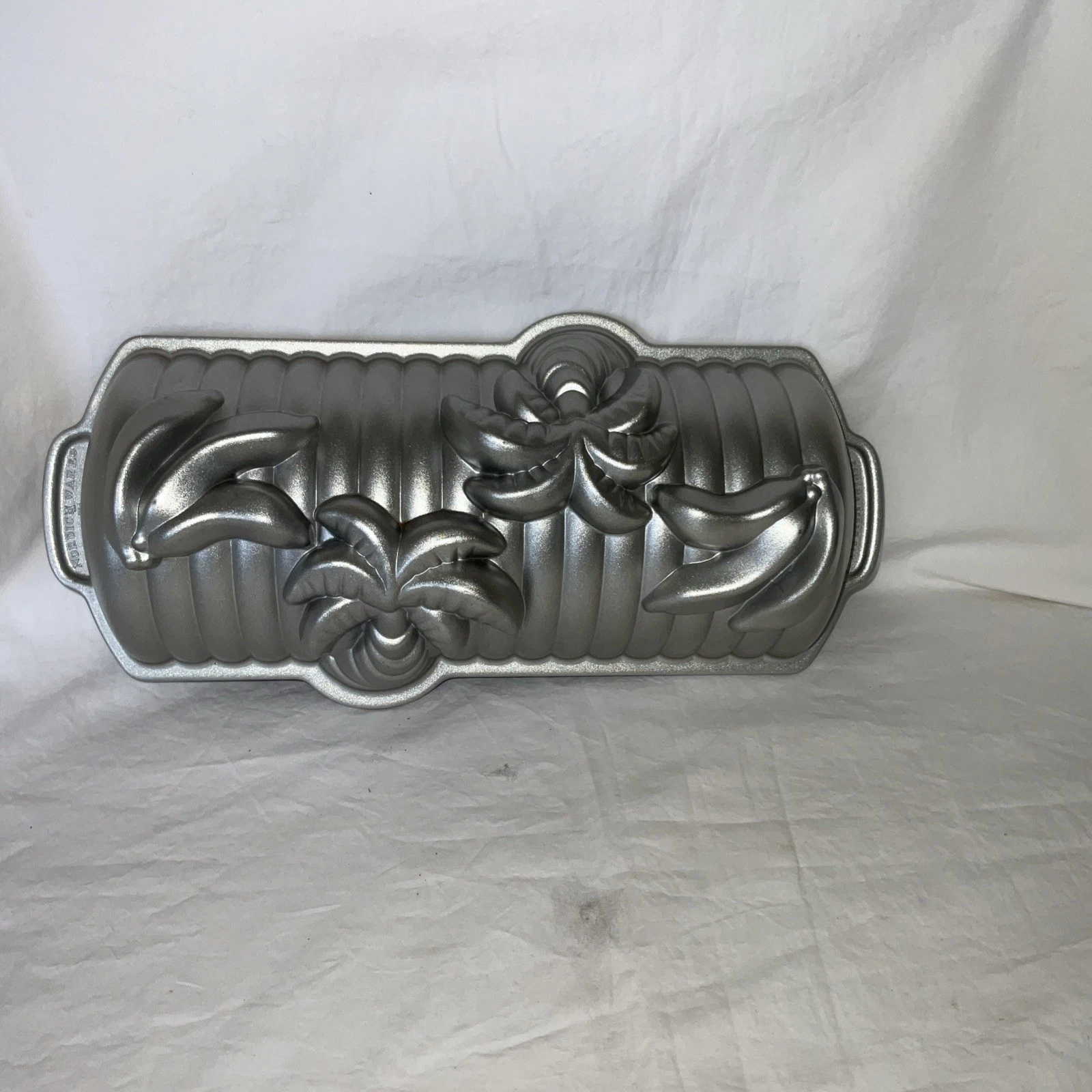 Nordic Ware Banana Bread Palm Tree Loaf Pan 1.4 Liter Retired USA
Opens in a new window or tab