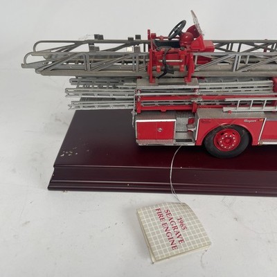 1:32 Franklin Mint 1965 Seagrave Aerial Ladder Fire Truck Diecast
