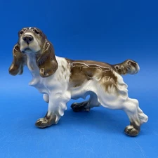 HUTSCHENREUTHER (GERMANY) VINTAGE PORCELAIN FIGURINE OF A SPANIEL DOG