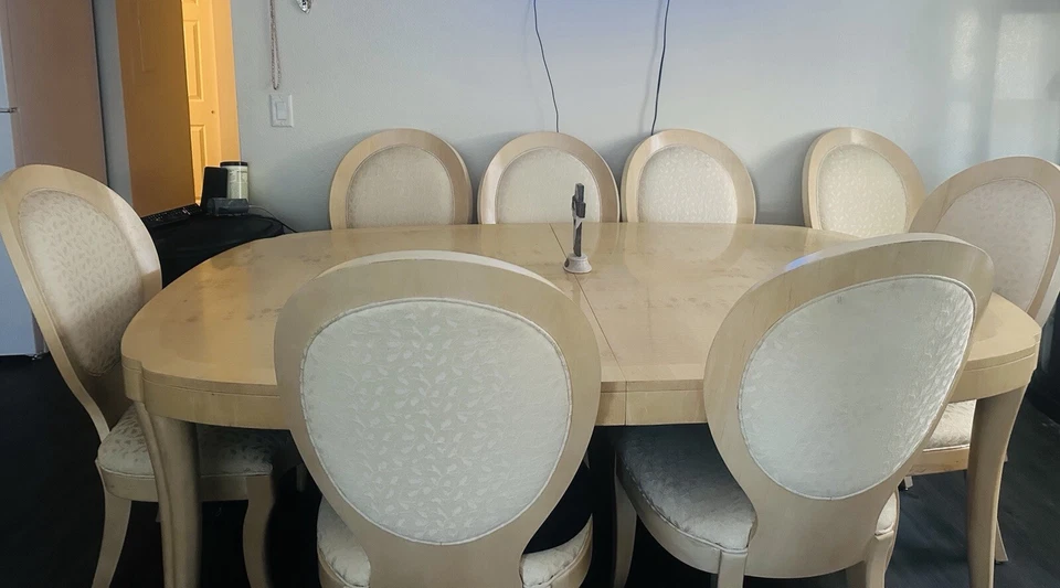 Mesa de comedor Henredon con 10 sillas  Foto 2 de 4