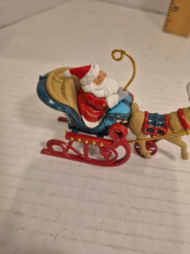 1998 Hallmark Christmas Ornament Santa W Sleigh & Reindeer Die Cast Iron PO - Picture 3 of 9
