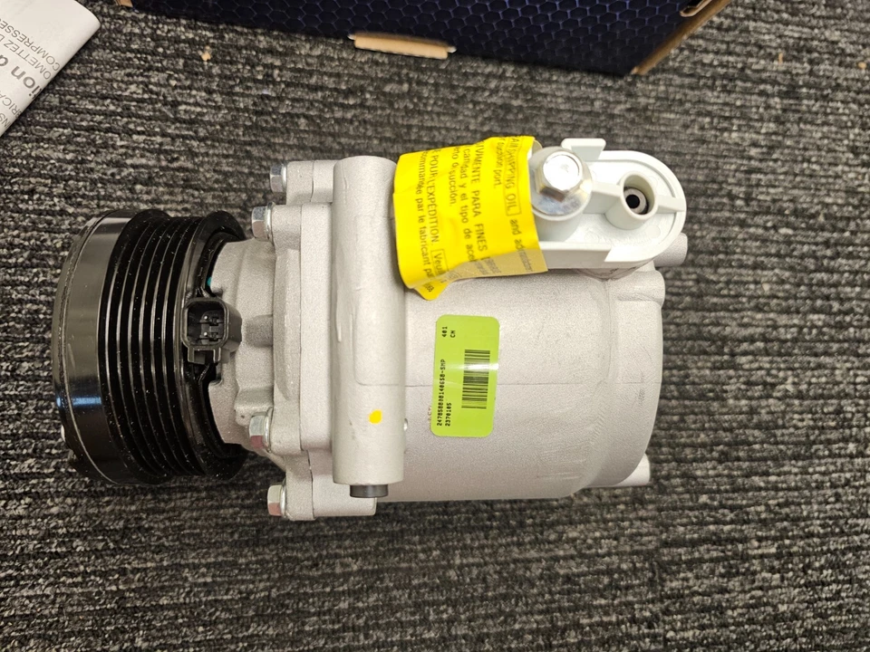 Compresor de aire acondicionado NAPA 274496 para Lincoln Town Car Mercury Grand Marquis 03 04 05 Foto 4 de 4