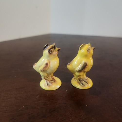 2 vintage Goebel W. Germany porcelain chicks baby chickens 2 Inch figurines - Picture 2 of 6