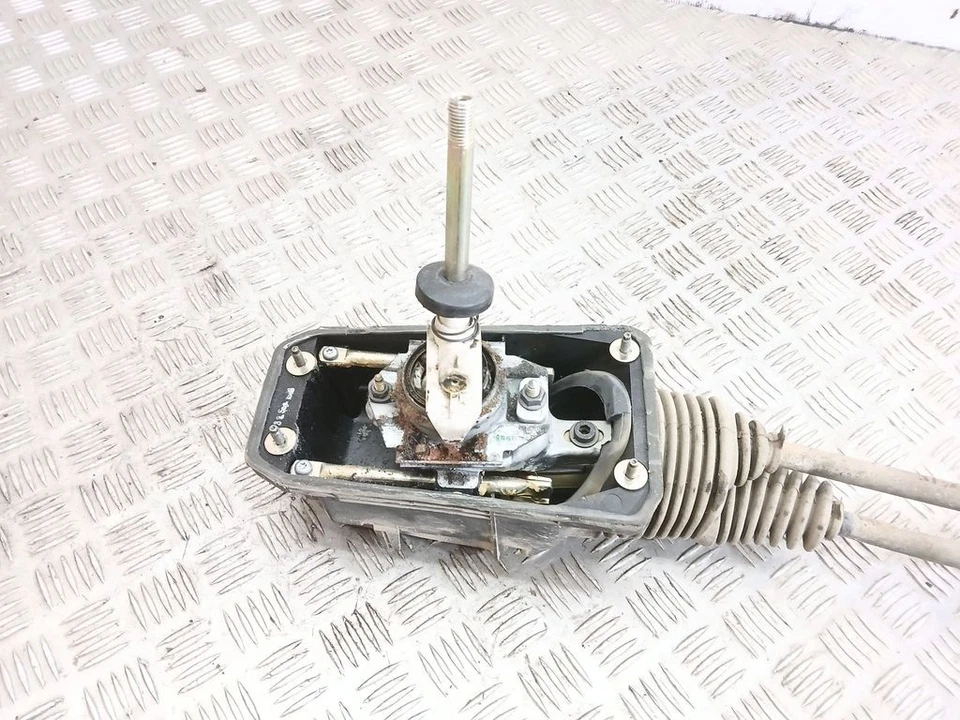 Cuadro de cambios Audi A6 S6 C5 4B 1999 81kW UST127852 Foto 2 de 4