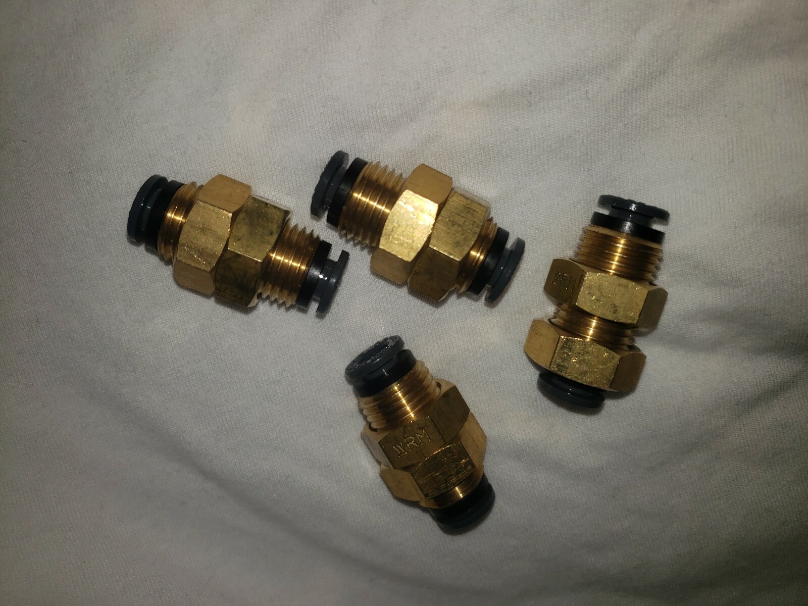 Lot of 4 SMC 1/4" OD x 1/4" OD Bulkhead Union Fitting Connector KV2E07-00