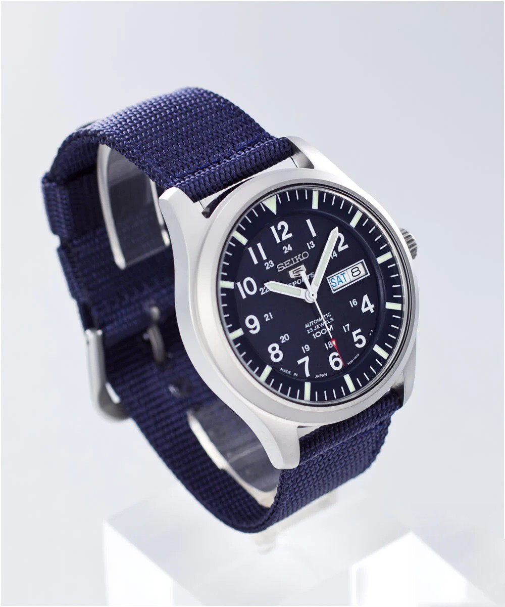 SEIKO SNK807 と SNZG11J1 セト SEIKO SNK807 と SNZG11J1 セト