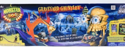 MONSTER 500 GRAVEYARD GAUNTLET PLAYSET MONSTER CAR TRACK WOW!!