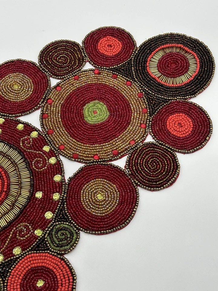 16"x31.5" Pier 1 Importaciones Rojo/Dorado Cuentas Medallón Centro de Mesa Corredor Foto 4 de 4