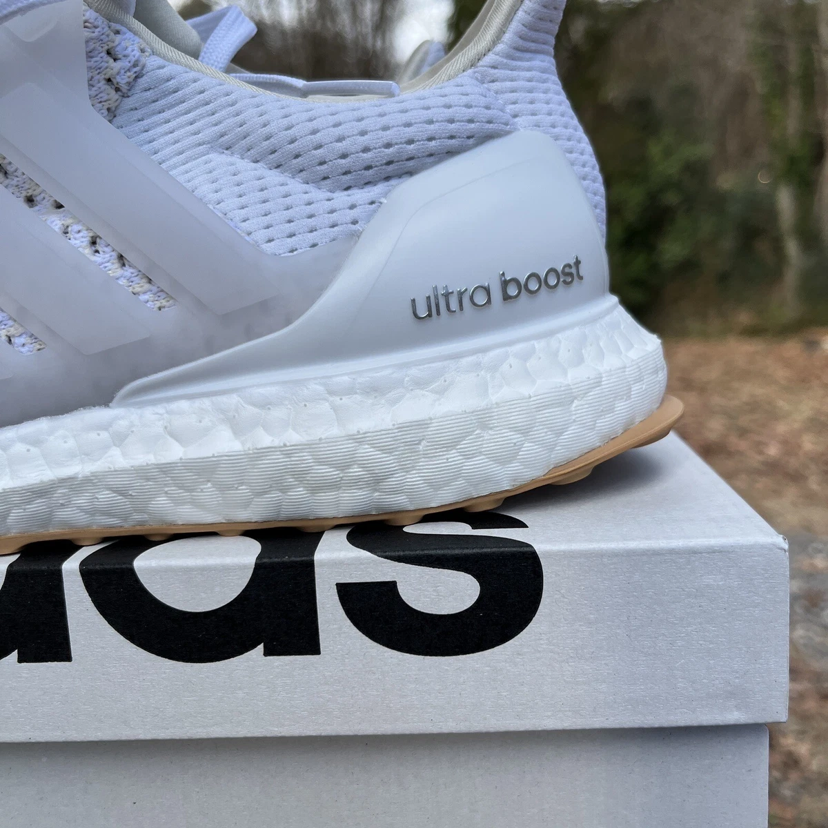 Adidas ultra boost 2024 3.0 bianche e argento