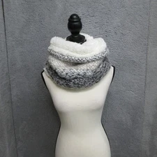 Chunky Knit Scarf Womens One Size Gray White Infinity Cowl Fuzzy Soft Warm