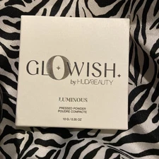 Huda Beauty GLOWISH Luminous Pressed Powder ~ 05 MEDIUM ~ 0.35 oz / 10 g ~ NEW