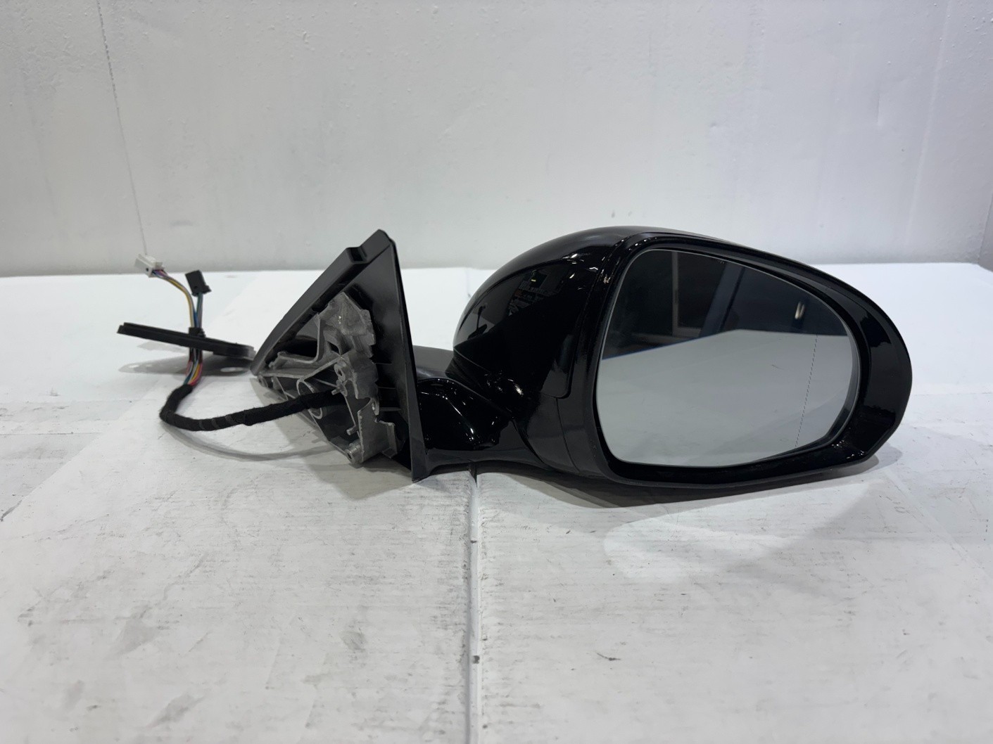 Aston Martin DB11 2017-2024 Right Side mirror P/N HY5317682AD