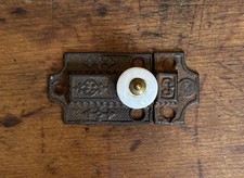 2132 Antique Cast Iron Late 1800s Victorian Cupboard Cabinet Latch Complete
