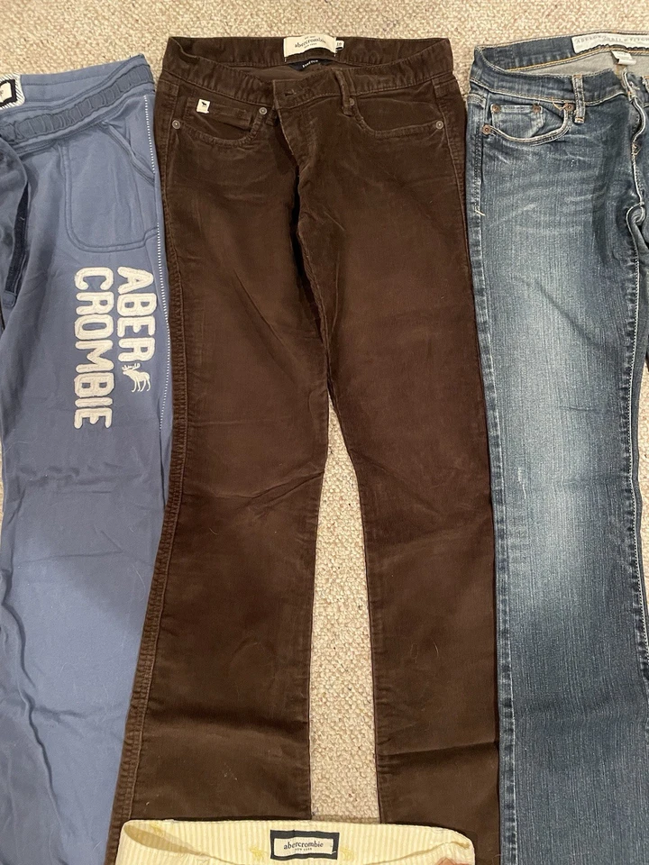 Conjunto de 4 pantalones, pantalones deportivos, pantalones cortos y cinturón Abercrombie & Fitch para niñas XL/00R/14/16 Foto 4 de 4