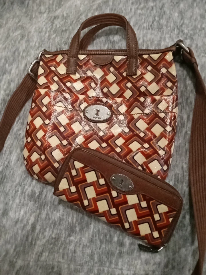 Bolso de hombro y billetera a juego FOSSIL Key-Per - Borde de cuero de lona de PVC geométrico Foto 2 de 4