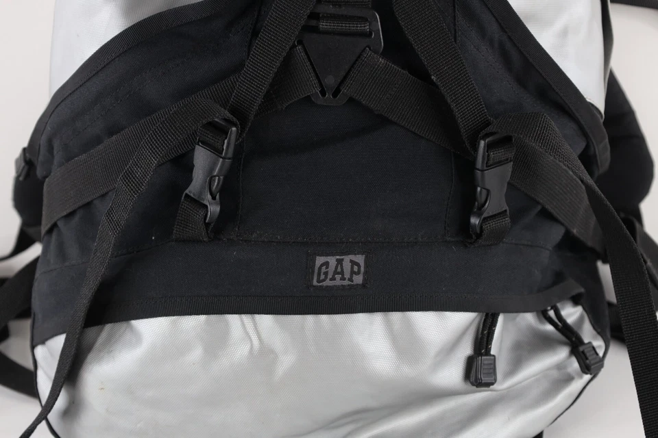 Mochila con arnés de deletreo envejecido vintage de los 90 bolsa para libros plateada Foto 3 de 4