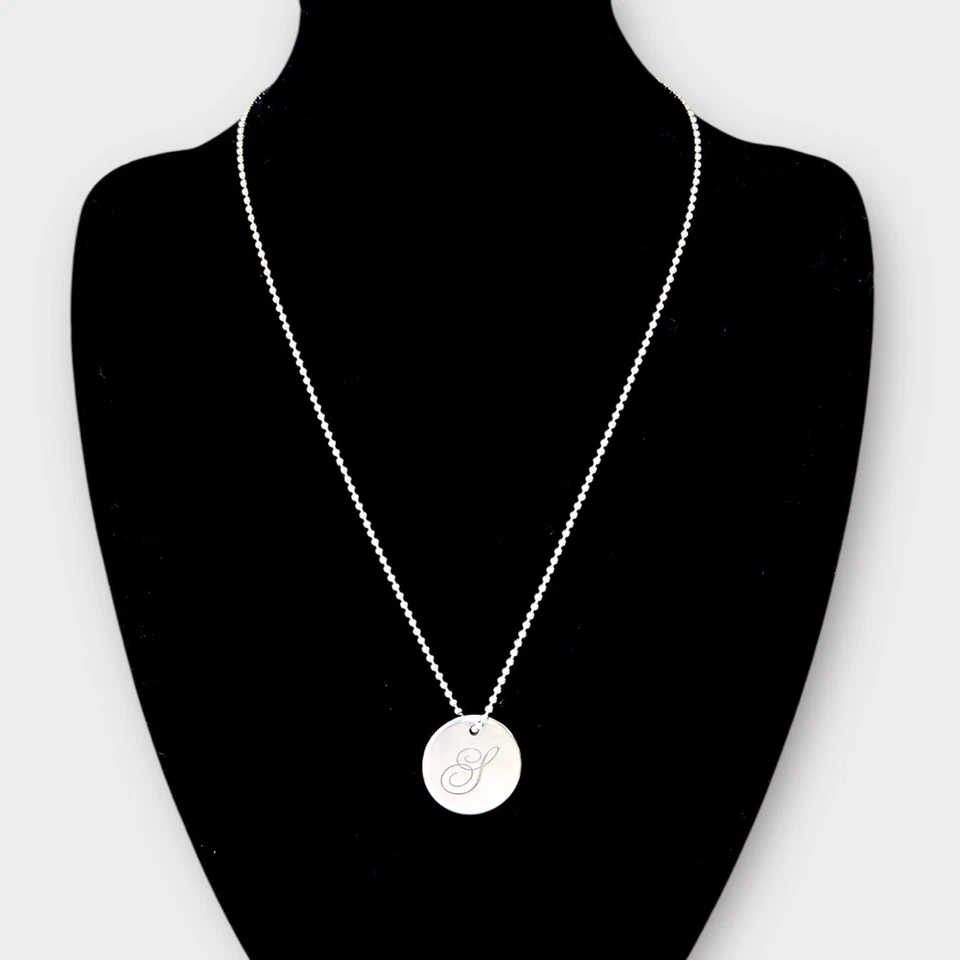 AUTÉNTICO Colgante Tiffany & Co. - Colgante Disco Letra Grande 'S' - Con Cadena de Bola Foto 2 de 4
