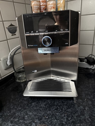 Siemens EQ.9 Plus Connect S500 Kaffeevollautomat, Edelstahl, 1 Bohnenbehälter