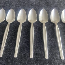 Vintage Wm Rogers MFG Co Silver Plated Grapefruit Spoons Lot of 7 Serrated Spoon